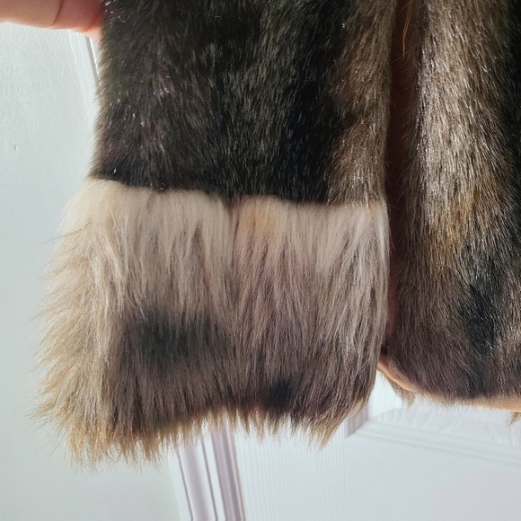 Vintage Regina Glenara Faux Fur Cape - Picture 4 of 10